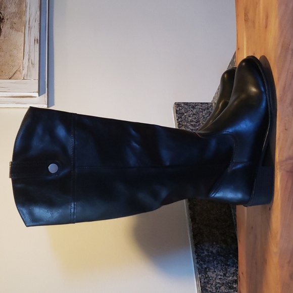 St John's Bay Boot - Picture 1 of 15